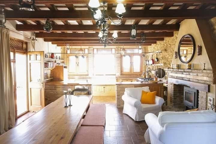 Traditional Farmhouse; Large Pool,Gardens & Views. Villa Granada Bagian luar foto