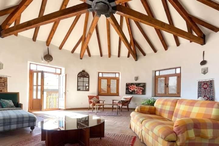 Traditional Farmhouse; Large Pool,Gardens & Views. Villa Granada Bagian luar foto