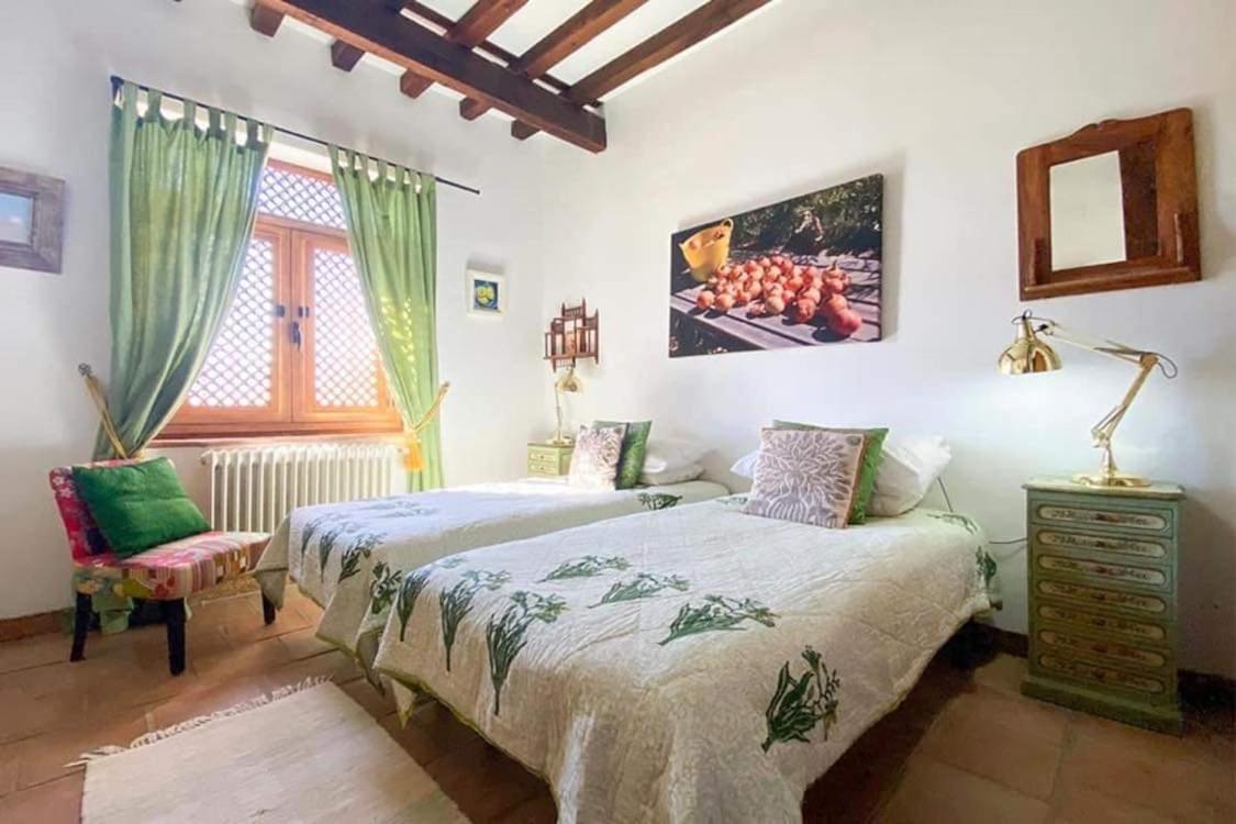 Traditional Farmhouse; Large Pool,Gardens & Views. Villa Granada Bagian luar foto